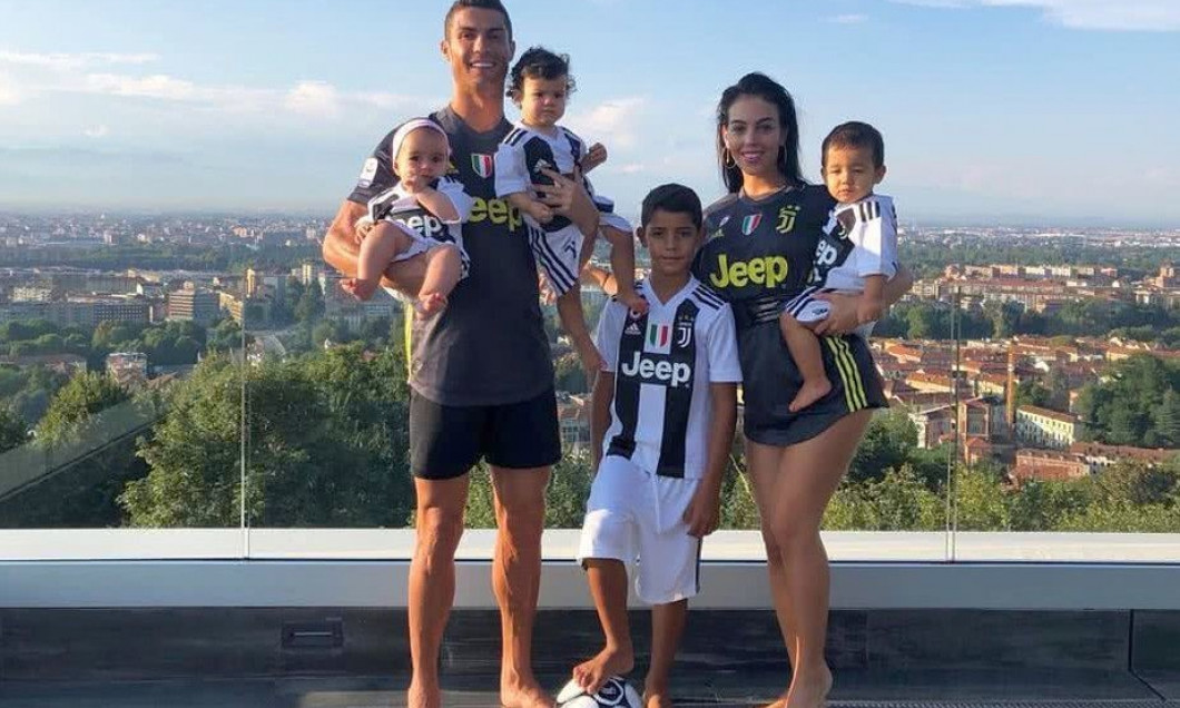 Cristiano-Ronaldo-familia