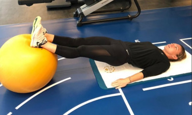 Simona Halep face exerciții în sala de forță
