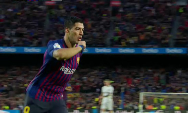 Luis Suarez se bucură după un gol în El Clasico