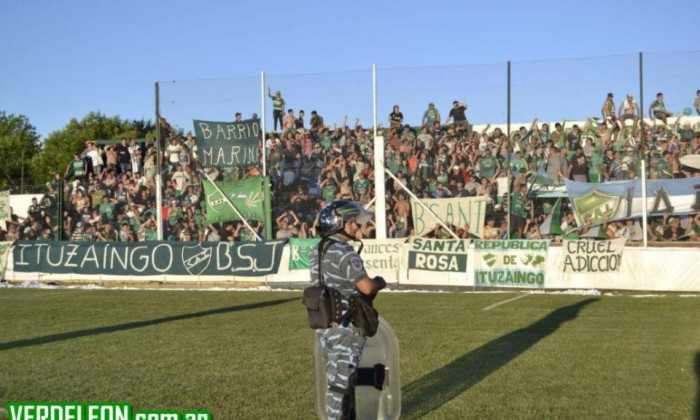 Alarma cu bomba Argentina grenada la stadionul din Ituzaingo