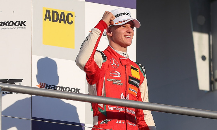 Mick Schumacher fiul lui Michael Schumacher face pasul in Formula 2