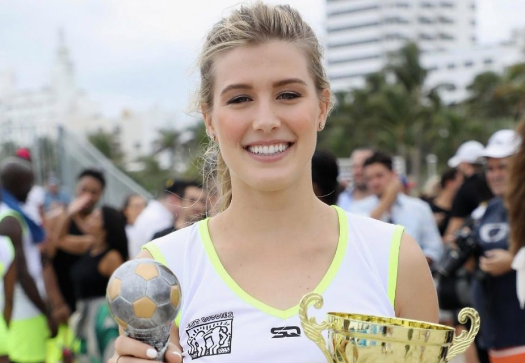 Bouchard trofeu fotbal pe plaja
