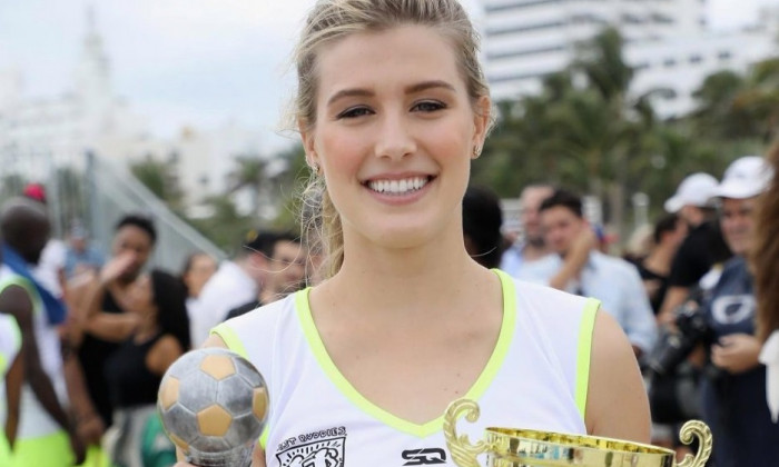 Bouchard trofeu fotbal pe plaja