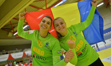 Denisa Dedu și Iulia Dumanska, sau îngerii păzitori ai naționalei României de handbal feminin