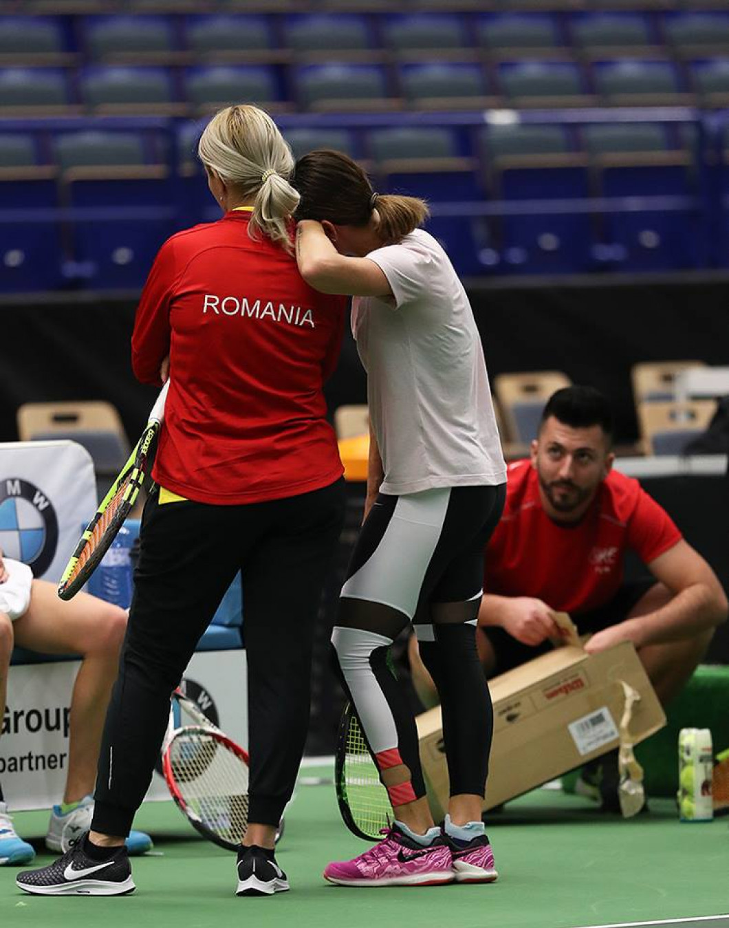 Galerie Foto Cehia Romania Fed Cup Simona Halep Co La Antrenamentul De Joi Sesiunile De Vineri Deschise Publicului