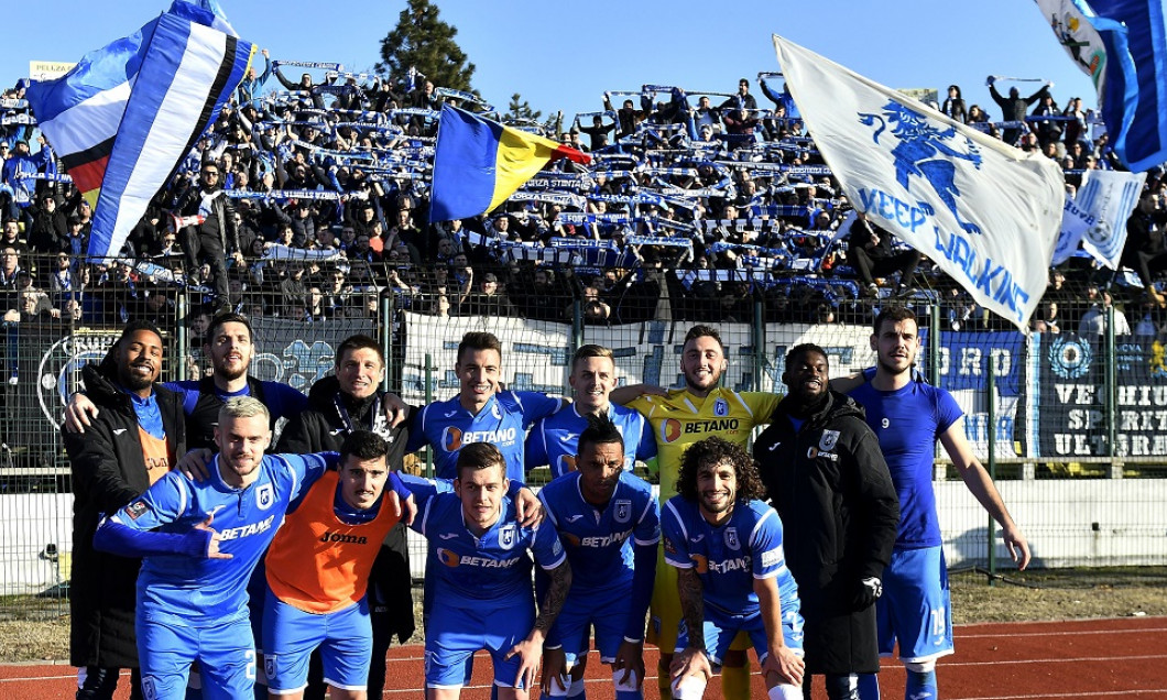 Fotbaliștii Craiovei, alături de fani