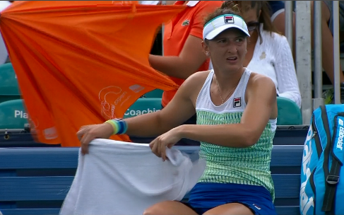 Ce ghinion! Ana Bogdan a abandonat când avea 5-2 cu Kr. Pliskova! Irina Begu - Leonie Kung 6-7, 7-5. Set decisiv