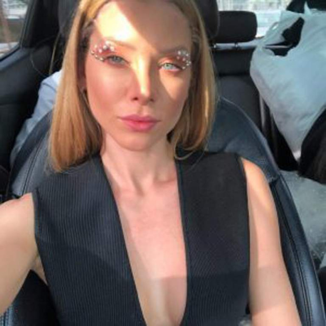 najila11