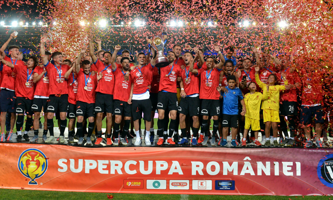 Video Supercupa Romaniei Cfr Cluj Si Viitorul JoacÄƒ Pentru Primul Trofeu Al Sezonului Ora 20 00 Digi Sport 1