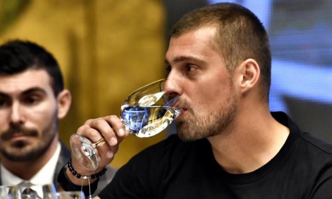 ”Te-ai dus vreodată beat la antrenament?”. Gabi Tamaș a răspuns sincer: ”D-asta nu mai pot eu! Hai noroc”
