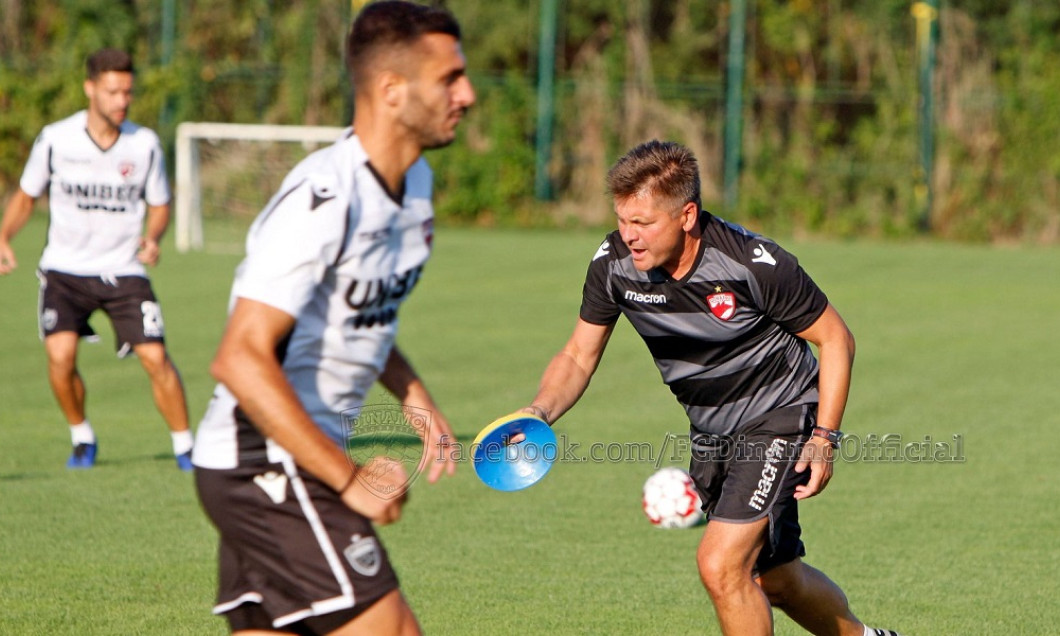 dusan uhrin antrenor dinamo