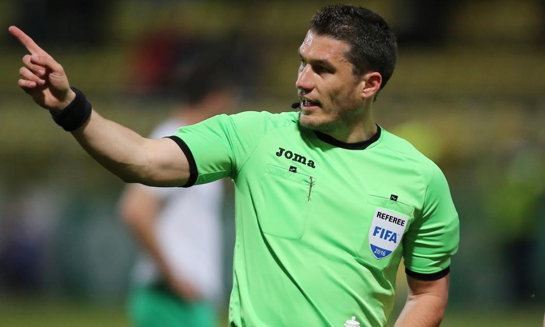 Kovacs i-a eliminat uşor Gazului un jucător, după ce etapa trecută Bîrsan a închis ochii la un gol al lui Dinamo