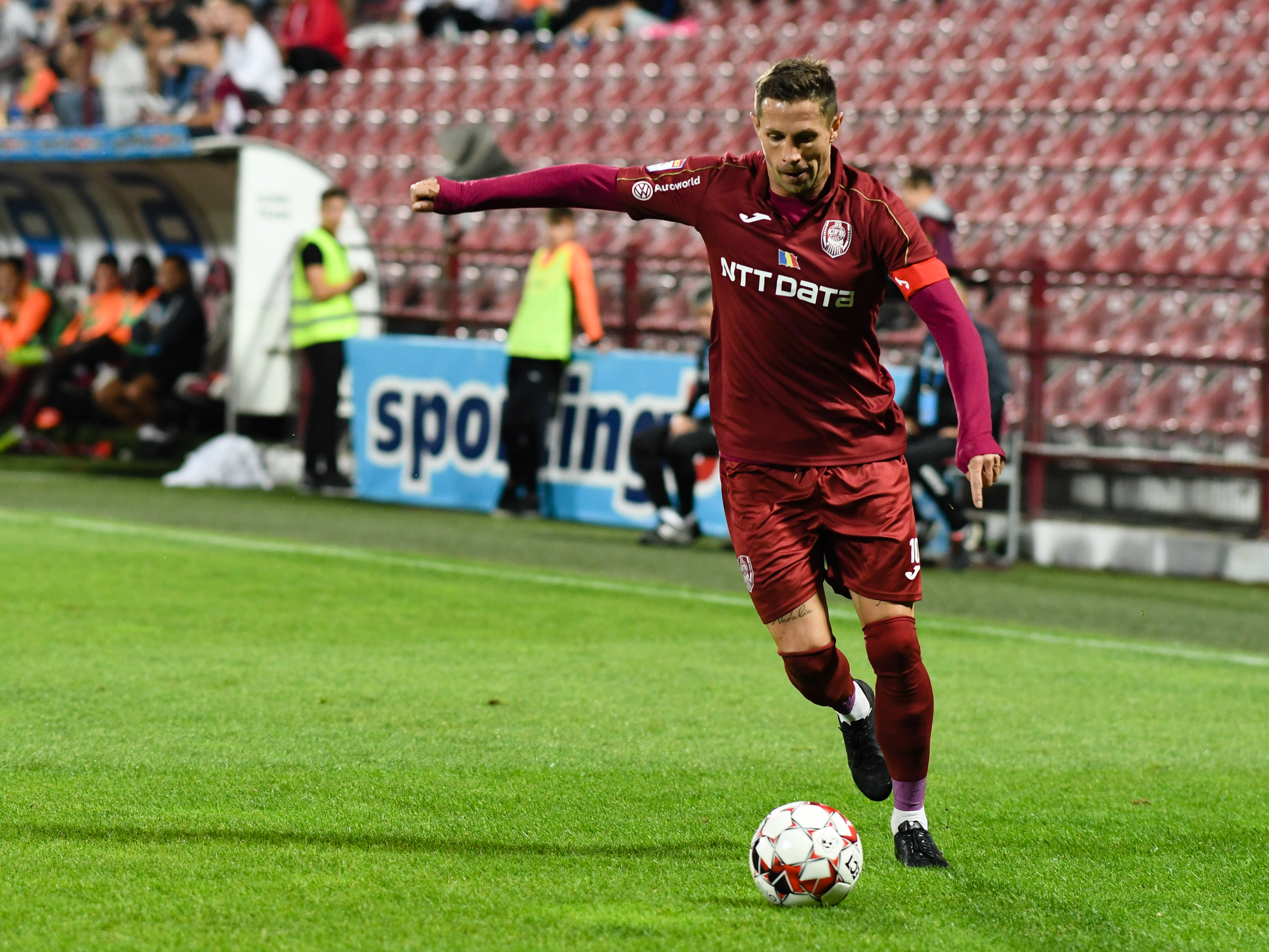 LIVE VIDEO CFR Cluj - FC Voluntari, de la 20:30, la Digi Sport 1. Campioana poate urca pe locul întâi. Echipele de start