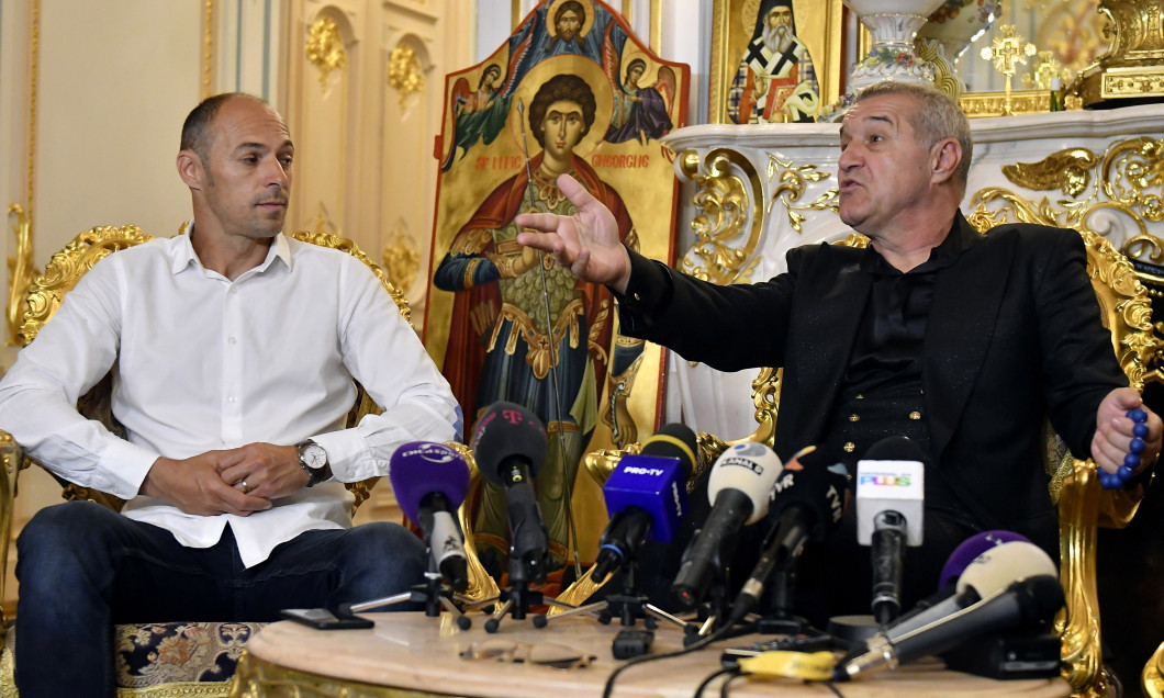 FOTBAL:PREZENTARE BOGDAN ANDONE LA FCSB (5.06.2019)