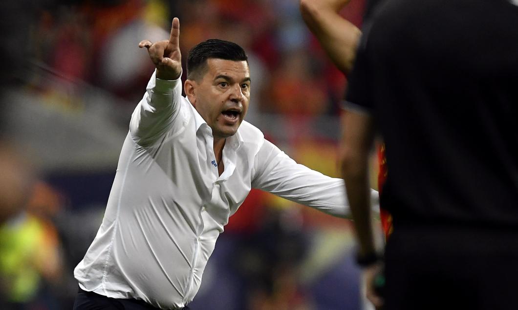 Imagine Stire Cosmin Contra, în direct din Qatar: Auzim bubuituri! Nu trebuie să ieșim din case | 2review.ro