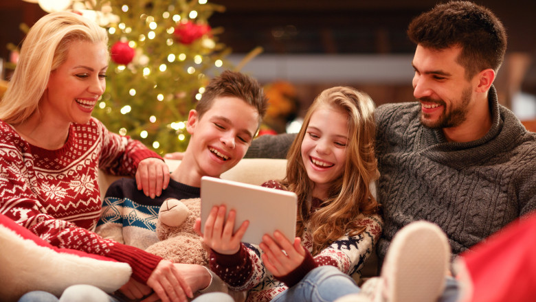 uitat la tableta familie craciun