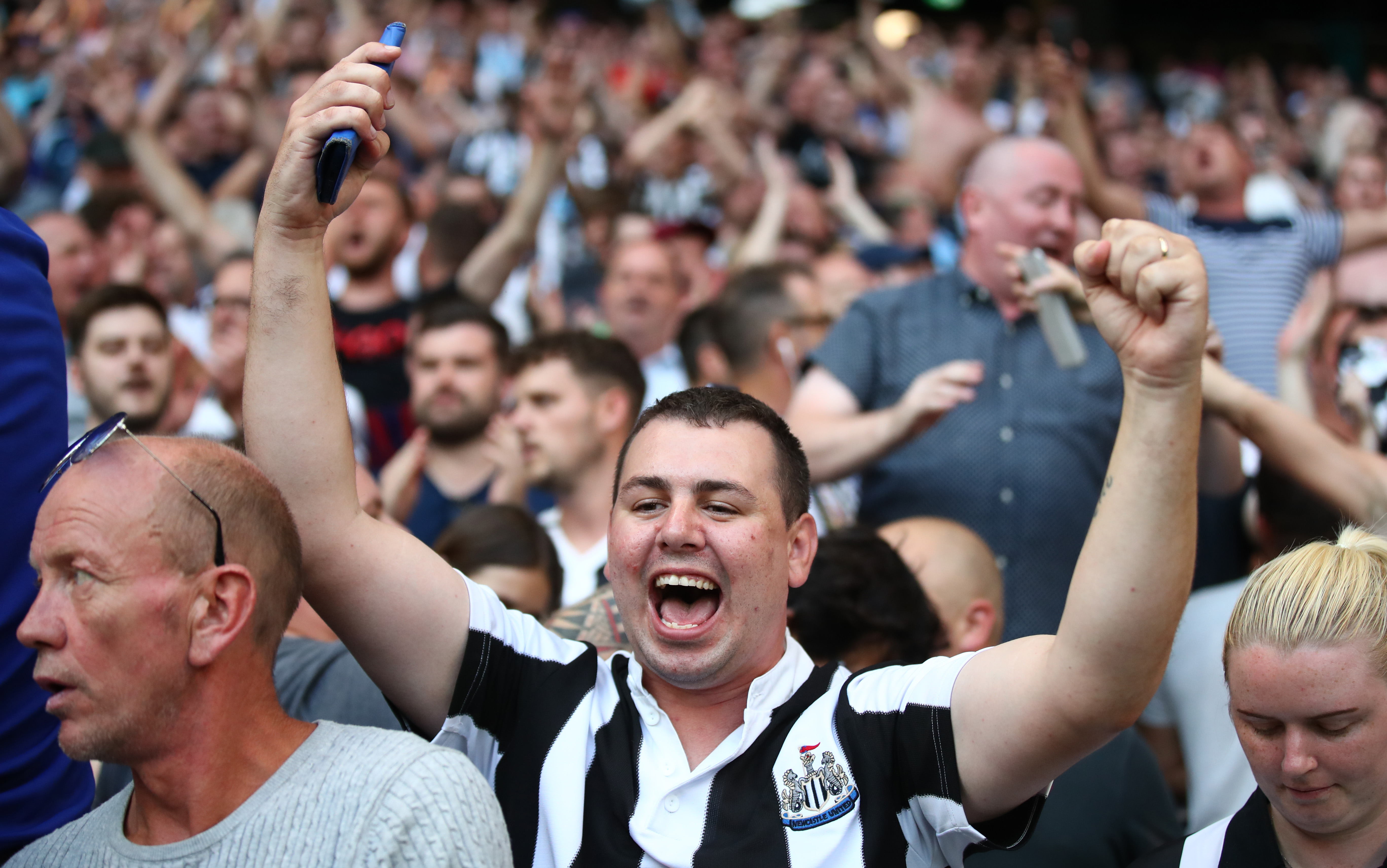 Un antrenor legendar, interesat să preia Newcastle! S-a gândit deja la primele transferuri