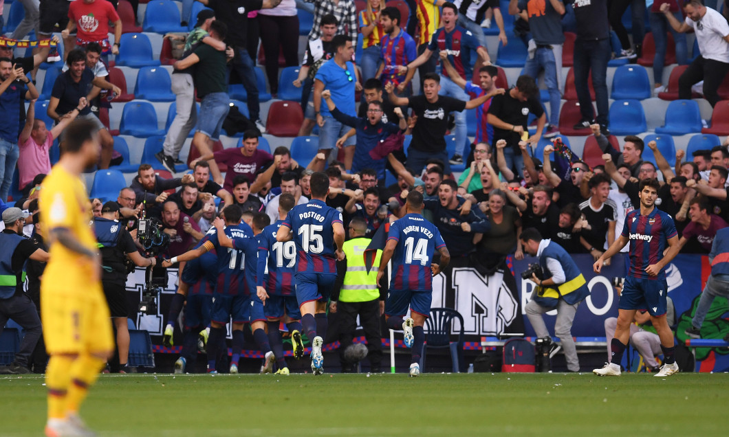 Levante UD v FC Barcelona - La Liga
