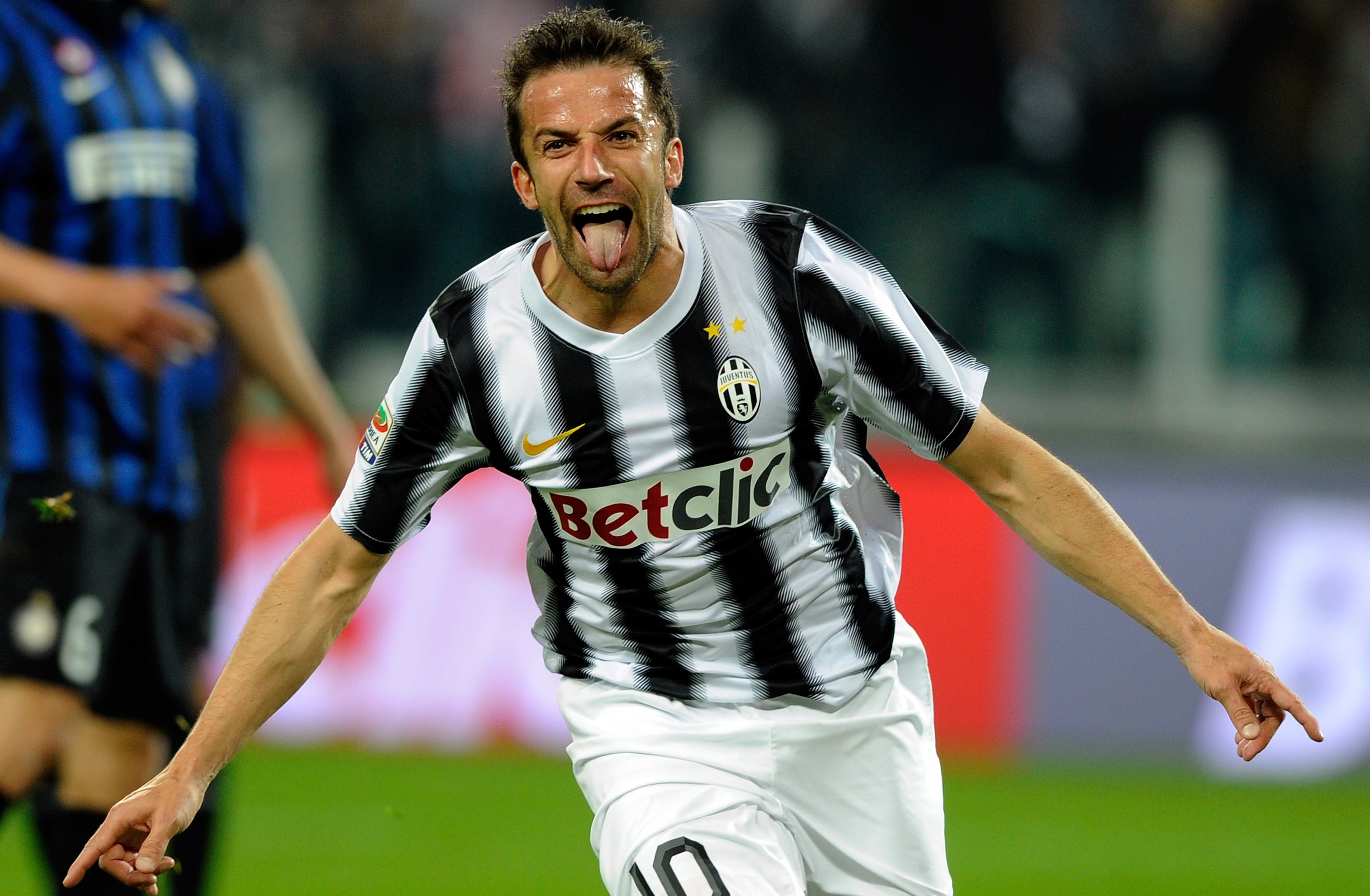 Del Piero, un tip săritor. Campionul mondial a donat patru ambulanțe ultramoderne Crucii Roșii din Italia