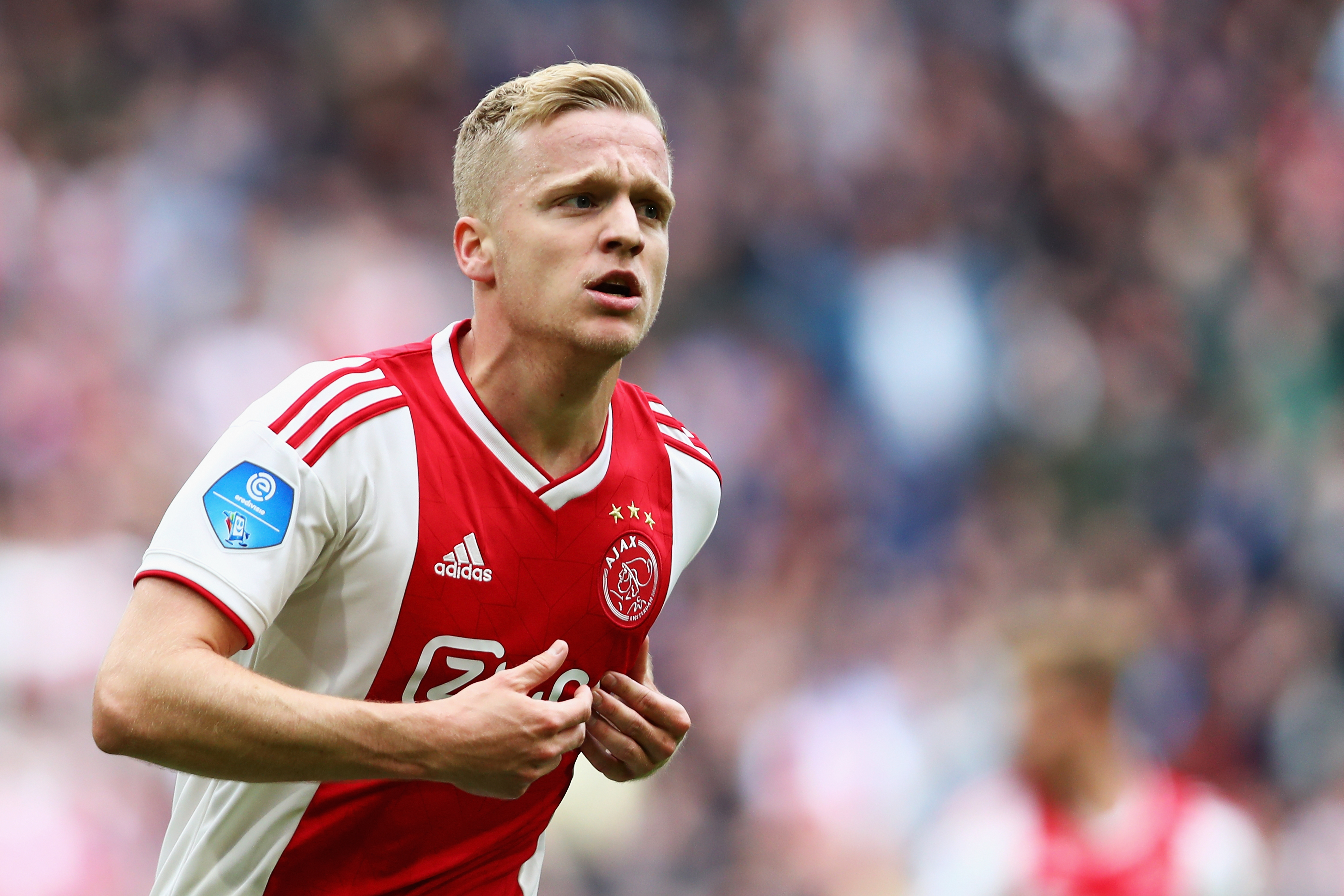 OFICIAL | S-a terminat ”telenovela”! Van de Beek a semnat pe cinci ani cu Manchester United