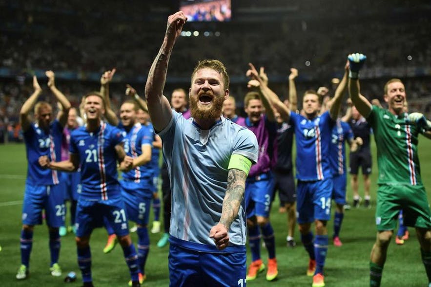 Aflăm ultimele echipe care merg la Euro 2020! Ungaria - Islanda se joacă ACUM. Scoția conduce în Serbia