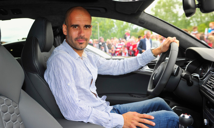 FC Bayern Muenchen New Car Handover