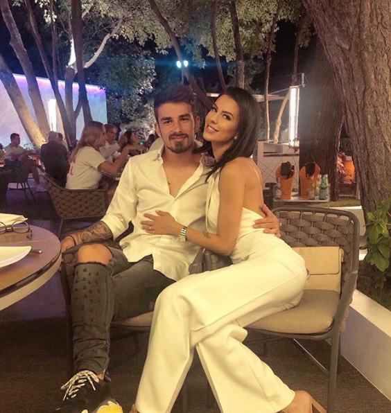 Andreea Hanca a reacționat, la scurt timp după despărțirea soțului său de Universitatea Craiova