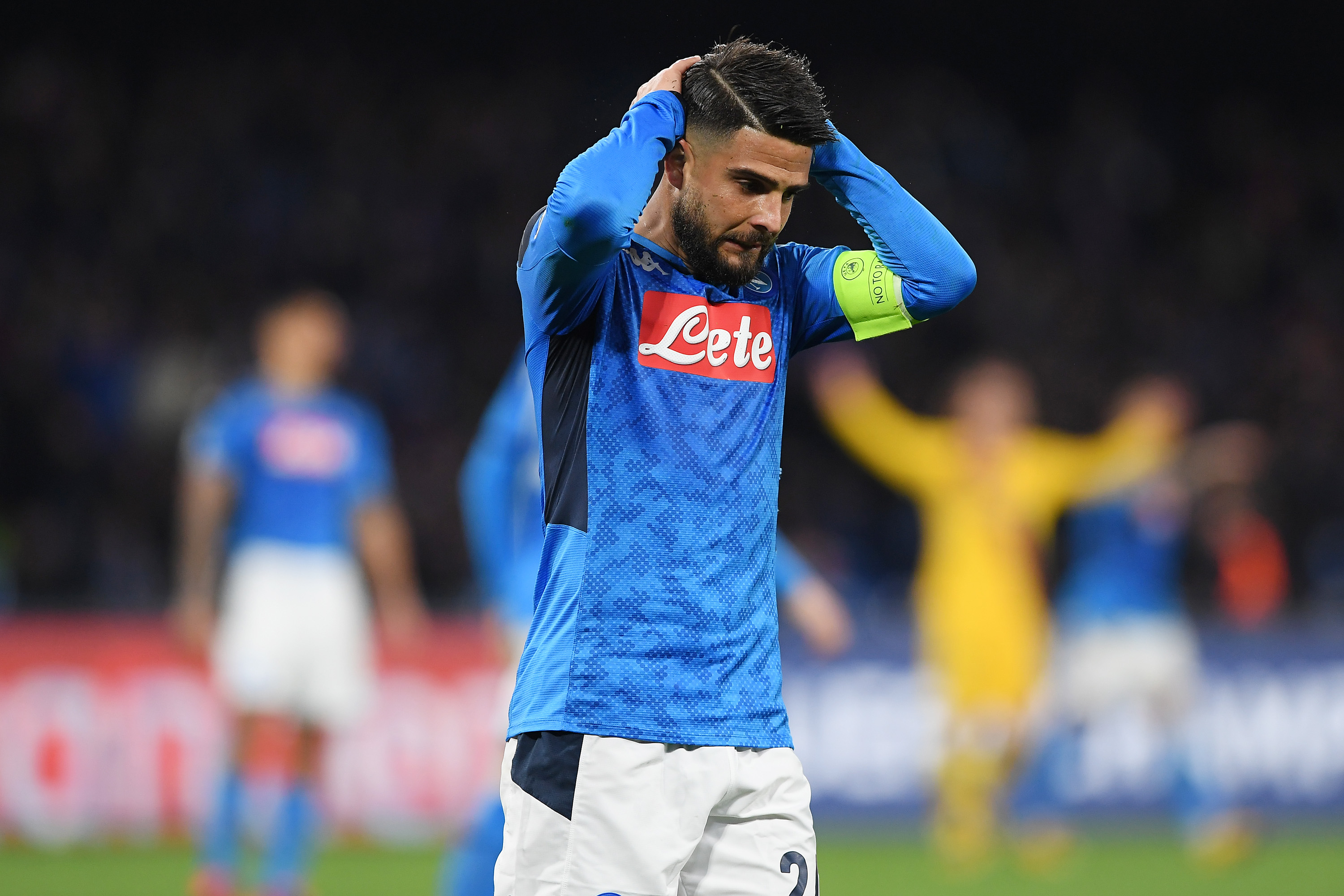 Lorenzo Insigne, din nou motiv de glume pentru organizatorii Champions League! Italianul nici nu a putut privi spre cameră