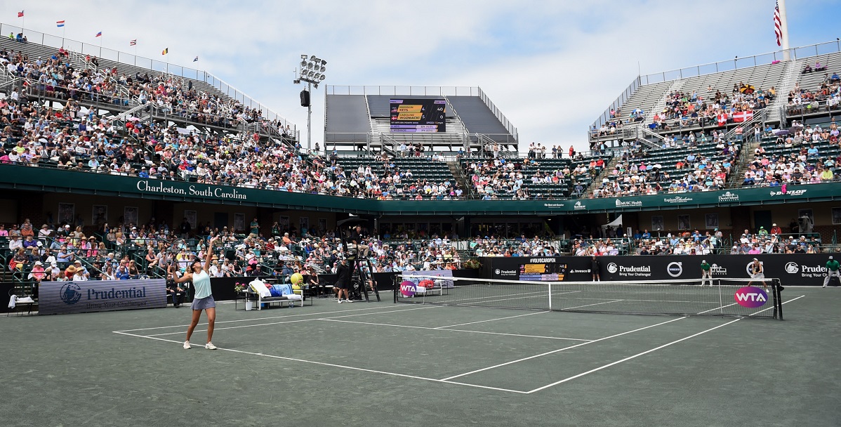 Simona Halep jură că a mai jucat pe zgură verde. Campioana noastră, în premieră la Charleston: Sunt foarte încântată!