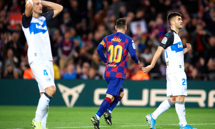 FC Barcelona v Deportivo Alaves - La Liga