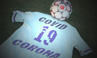PHOTO ASSEMBLY: Themed image feature: Follow the corona pandemic on professional sports and the soccer leagues. It is completely open as to how it can be continued with soccer - when and whether it can be played again at all. The official soccer ball DERB