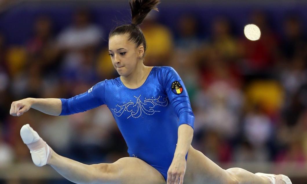 Superba gimnastă, Larisa Iordache, și-a pus uniforma de poliție și a ieșit pe stradă