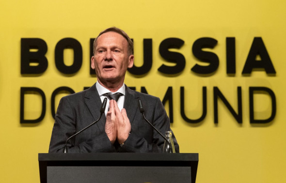 Dortmund, Germany. 25th Nov, 2019. Soccer: Bundesliga, Annual General Meeting of Borussia Dortmund GmbH &amp; Co. KGaA: Managing Director Hans Joachim Watzke speaks to the shareholders. Credit: Bernd Thissen/dpa - IMPORTANT NOTE: In accordance with the requir