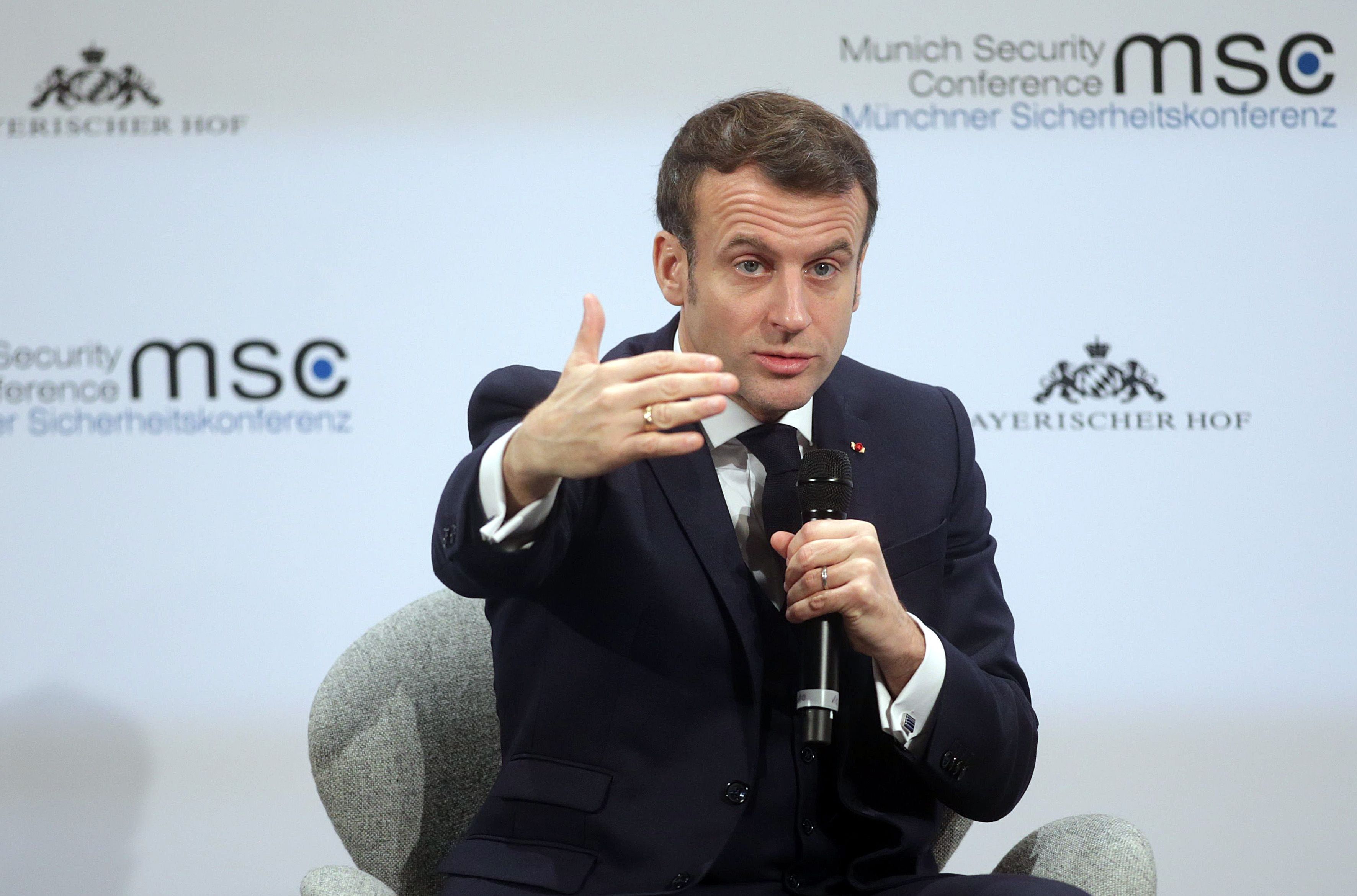 Anunțul făcut de Emmanuel Macron după ce Franța a depășit 136.000 de cazuri de COVID-19. Când s-ar putea relua evenimentele