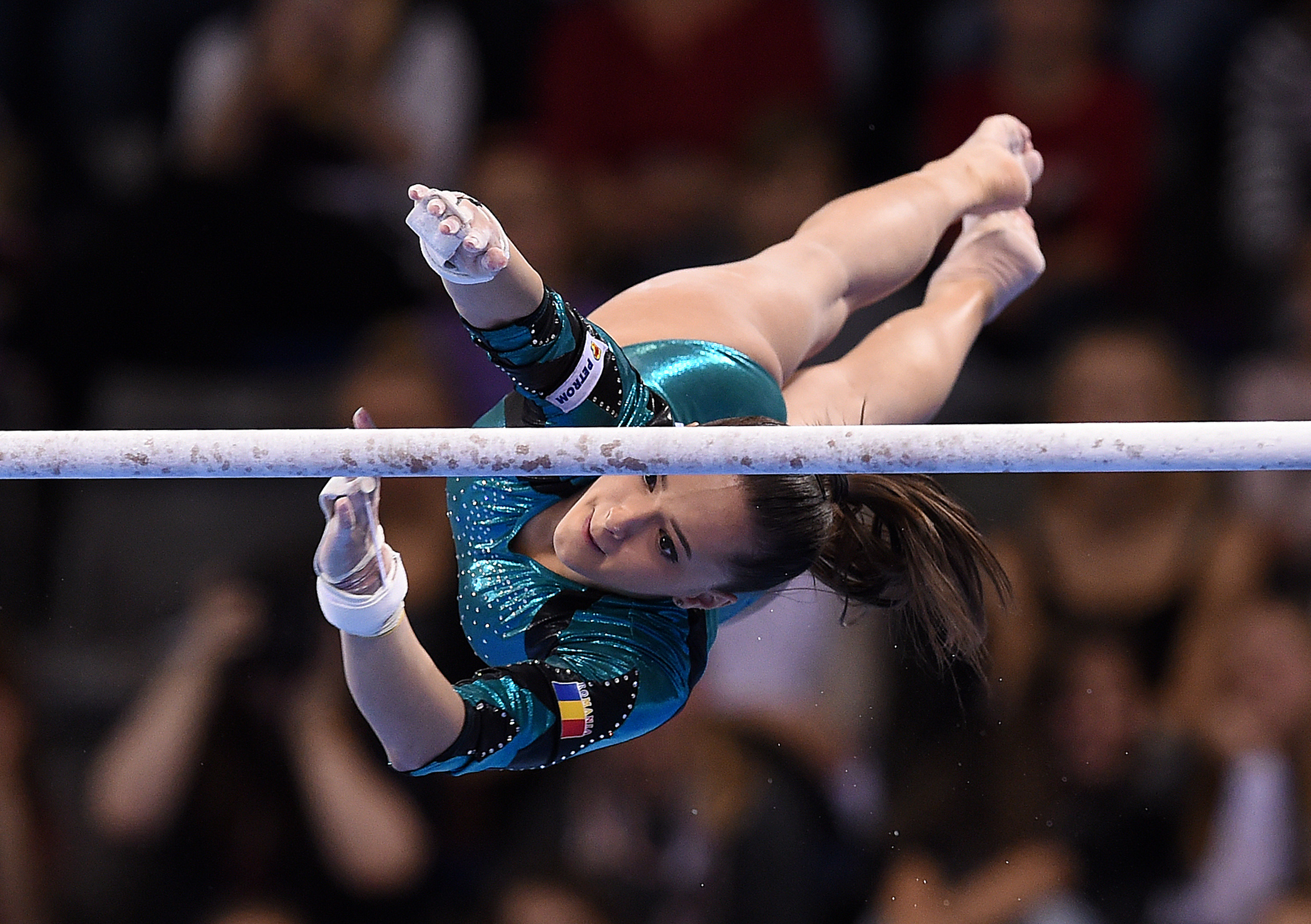 Ce a simţit campioana Larisa Iordache cât a ajutat Poliţia în lupta cu coronavirusul: Toţi ne gândim la un risc