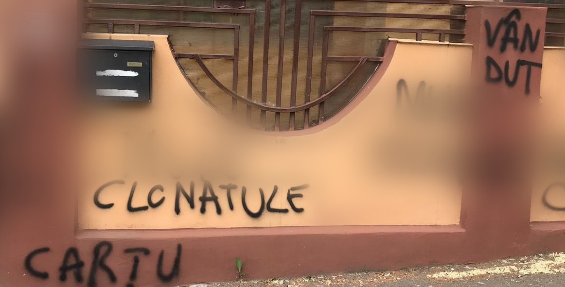 Ce s-a întâmplat cu ultrașii care i-au vandalizat casa lui Sorin Cârțu: Suntem fraieri și nu știm cum să dăm de ei