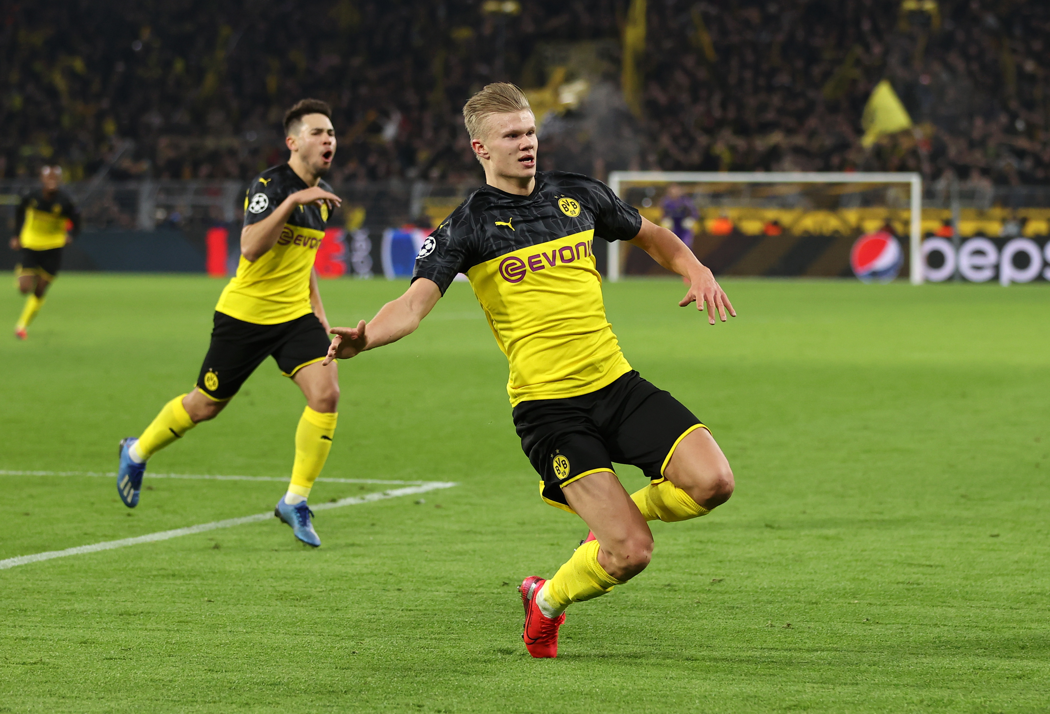 Primul gol în Bundesliga după două luni de pauză! Erling Haaland a deschis scorul în Dortmund - Schalke