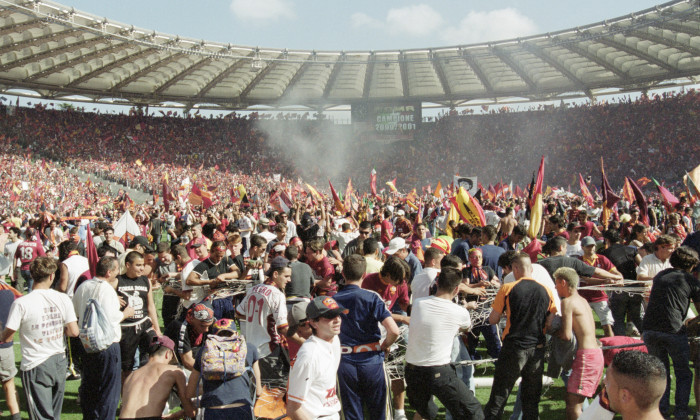 Roma fans celebrate