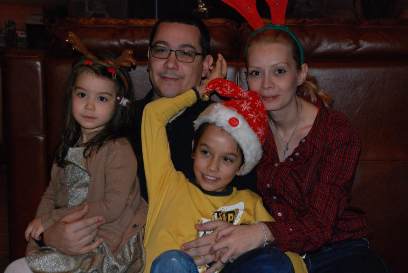 Familia Ponta, de Crăciun |FOTO: FACEBOOK