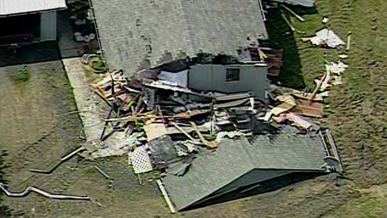 man-in-washington-state-goes-on-bulldozer-rampage-destroys-neighborhood-homes
