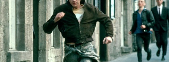 ewan-mcgregor-man-creush-monday-trainspotting
