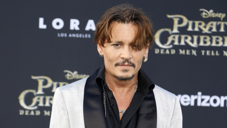 johnny depp piratii din caraibe