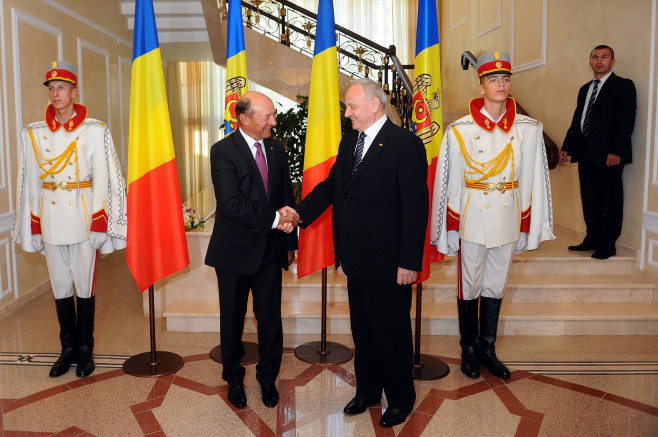 basescu moldova 4