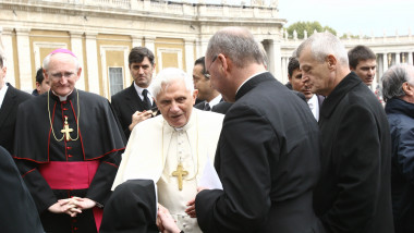 Papa Benedict al XVI-a mediafax