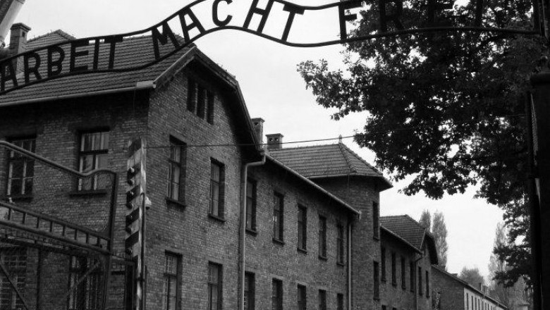 poarta auschwitz