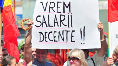salarii-protest-angajati-bani-mediafax-2