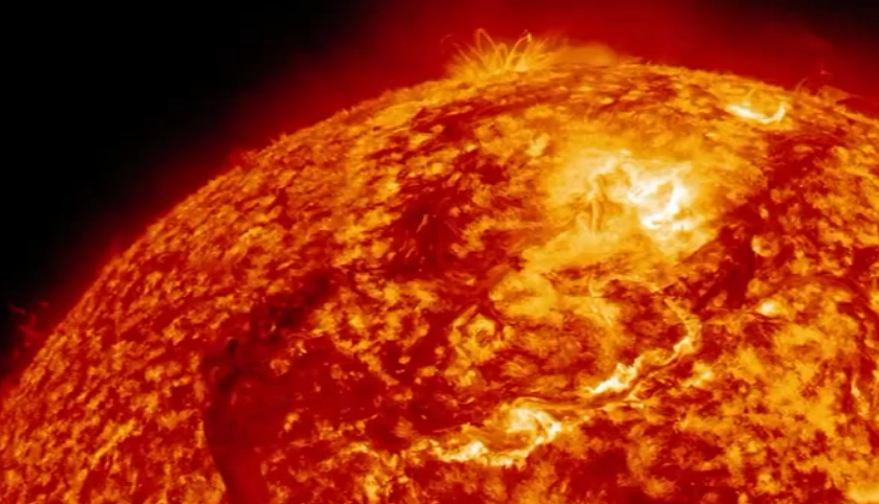 Explozie magnetică puternică în apropiere de suprafața Soarelui. Rolul în prevenirea furtunilor geomagnetice pe Pământ