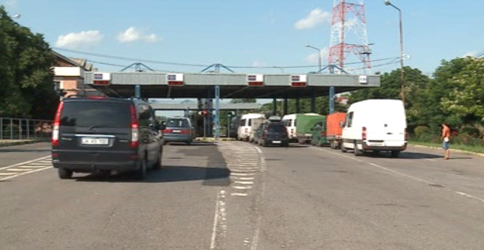 Anchetă la Vama Albiţa: arme de foc descoperite într-un camion condus de un cetățean moldovean