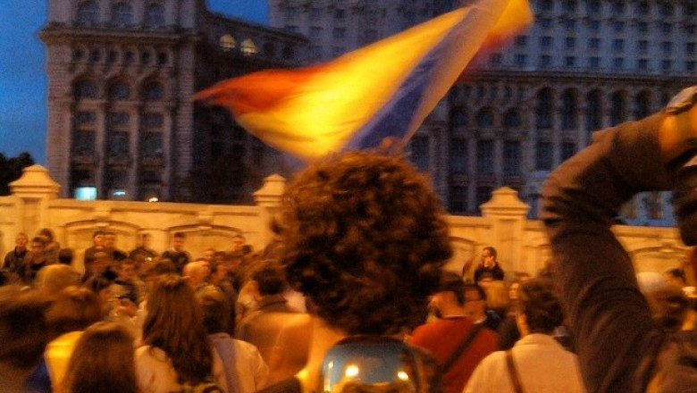 protest parlament rosia montana 20 oct ionstagram elenanetea