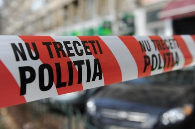 Cum a ajuns bărbatul din Roman să-și înjunghie soția și doi bebeluși. Cheia anchetei poate fi un copil martor la tragedie